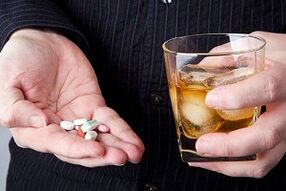 антибиотиктерді қабылдау кезінде алкоголь ішуге бола ма 